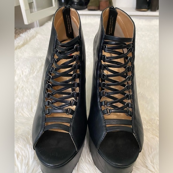 Luichiny Liberty Lady Heels plus bonus Size 9 EUC - Picture 1 of 7